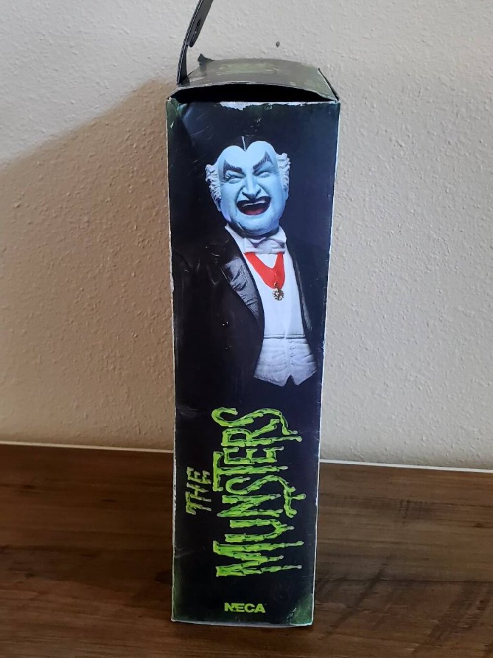 2025 NECA The Munsters Ultimate Grandpa Munster Action Figure - Picture 5 of 12